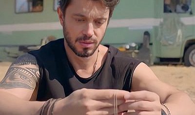 Murat Boz’dan Altın Kelebek tepkisi! Murat Boz’da Zeytin Ağacı sitemi