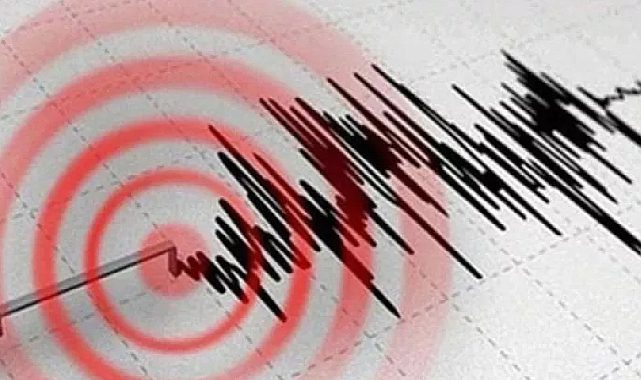 Son dakika İzmir&#039;de deprem! Çevre illerden de hissedildi