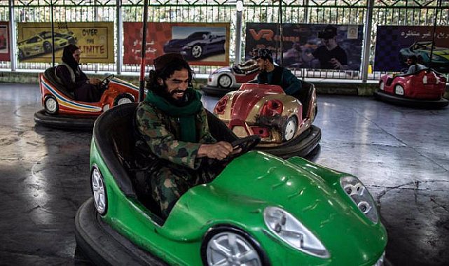 Taliban'dan yeni yasak:Kadınlar Lunapark ve parklara gitmeyecek