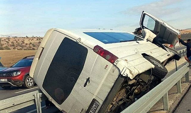 Taraftarları taşıyan otobüs devrildi! 1 kişi ölürken, 10 kişi yaralandı.