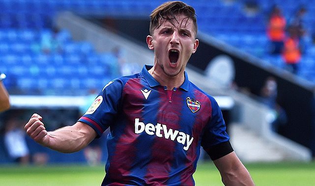Trabzonspor Enis Bardhi transferini duyurdu