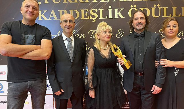 Türkiye-Azerbaycan Kardeşlik Gecesi Ödül Törenleri Yapıldı