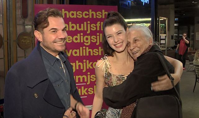 Yıllar sonra buluştular! Beren Saat'i heyecanlandıran karşılaşma