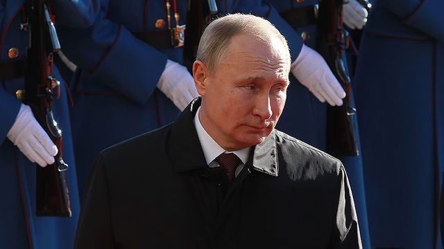 Rusya'da şok! Putin'in parti binası kundaklandı