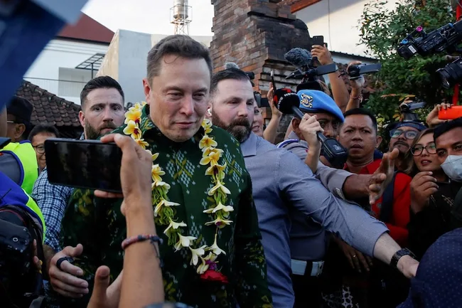 Elon Musk'ın Starlink uydu interneti Umman’da resmen faaliyete geçti