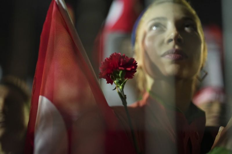 Türkiye’de muhalefet ayakta, dünya izliyor: İmamoğlu çıkmadan geri adım yok!