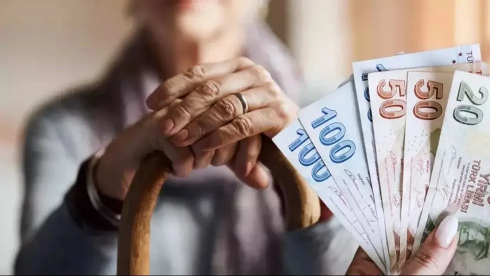 Emekliye ikramiye... Bin liralık zam ne zaman yatacak belli oldu