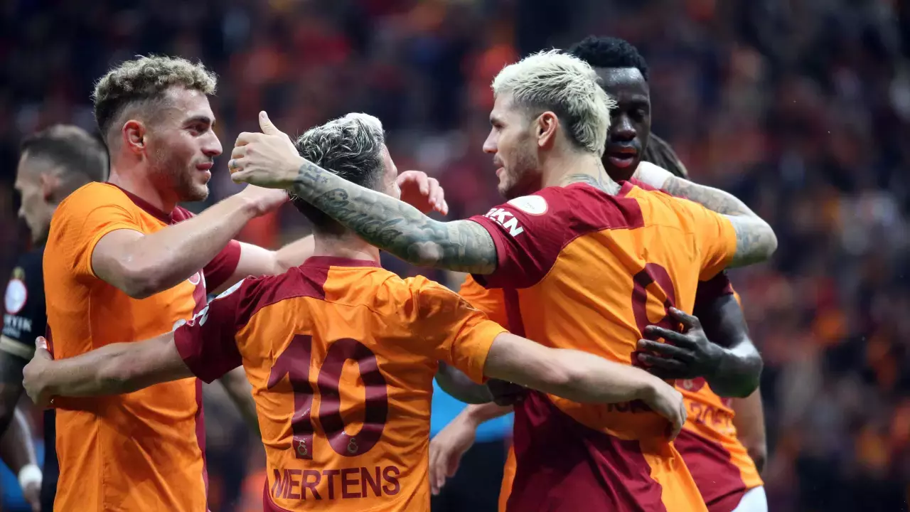 Kimse beklemezken... Galatasaray'da sürpriz imza