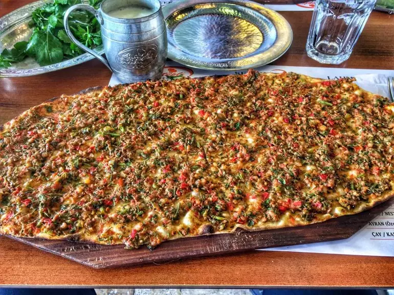 İstanbul'da lahmacun fiyatları tartışması! Bir lahmacun kaç lira olmalı?