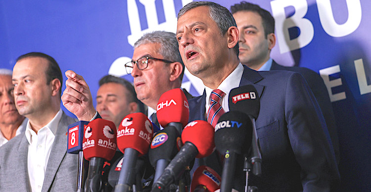 CHP 6 Nisan'da olağanüstü kurultaya gidiyor
