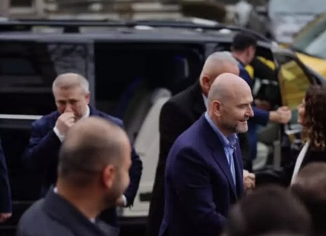 Süleyman Soylu'ya çirkin tezgah! Stuttgart Havalimanı'nda kemerini kim çıkarttırdı? Soylu ne tepki verdi?