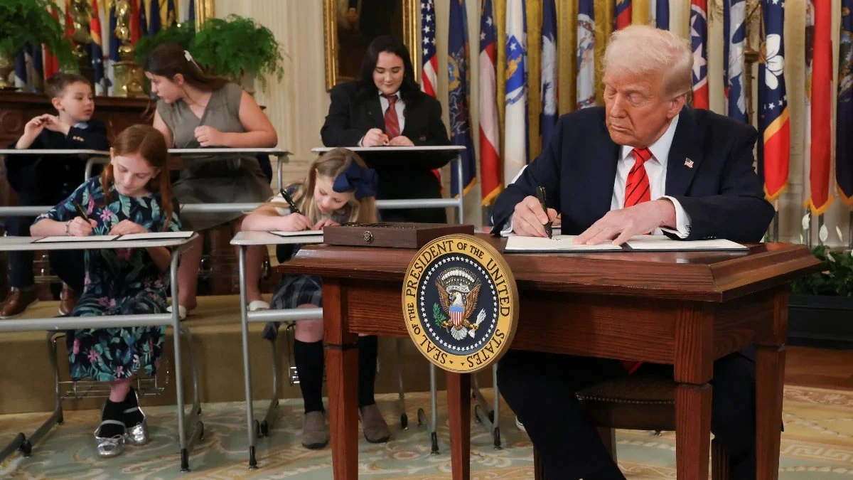 Nasıl olur demeyin, yaptı! Trump Eğitim Bakanlığı'nı kapattı