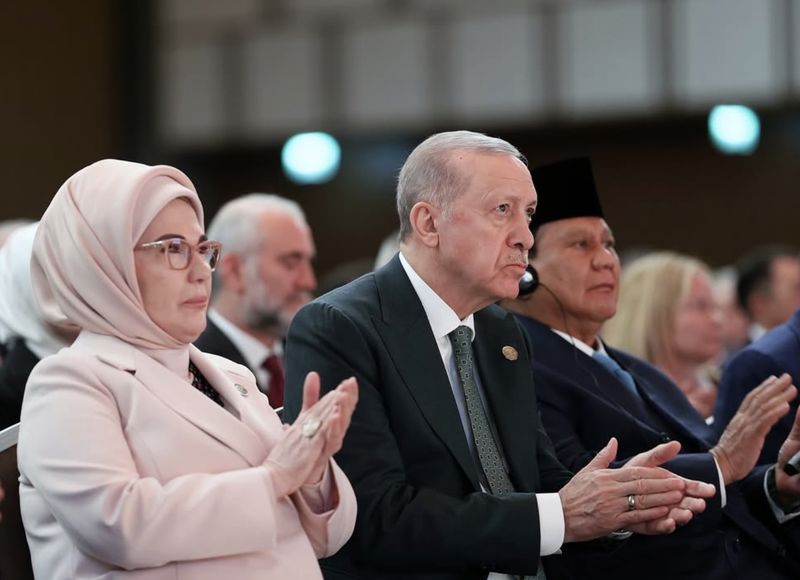 Emine Erdoğan'a Küresel Donörler Forumu’nda en iyi lider ödülü