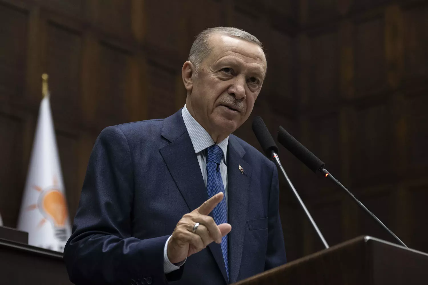 Eline mikrofon alan... Erdoğan: Milleti tahrik ediyorlar