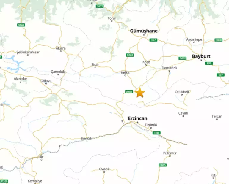 Deprem Gümüşhane'yi feci salladı