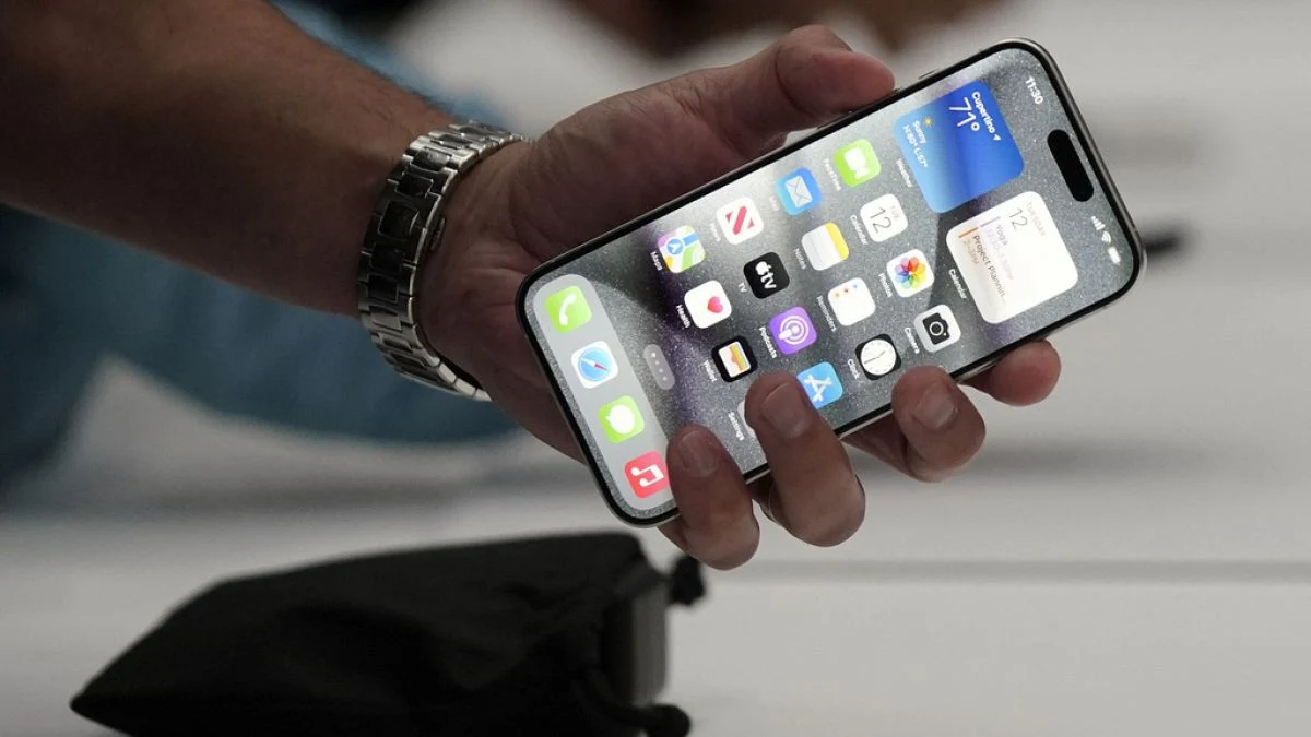 Trump tarifesiyle iPhone telefonlar el yakacak