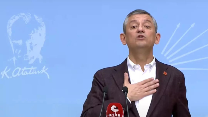 Oh içime değsinmiş! Özgür Özel'den ergen hareketler