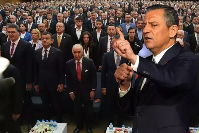 Yeni dönemin şifreleri... Özgür Özel'in yeni A takımından büyük sürprizler var