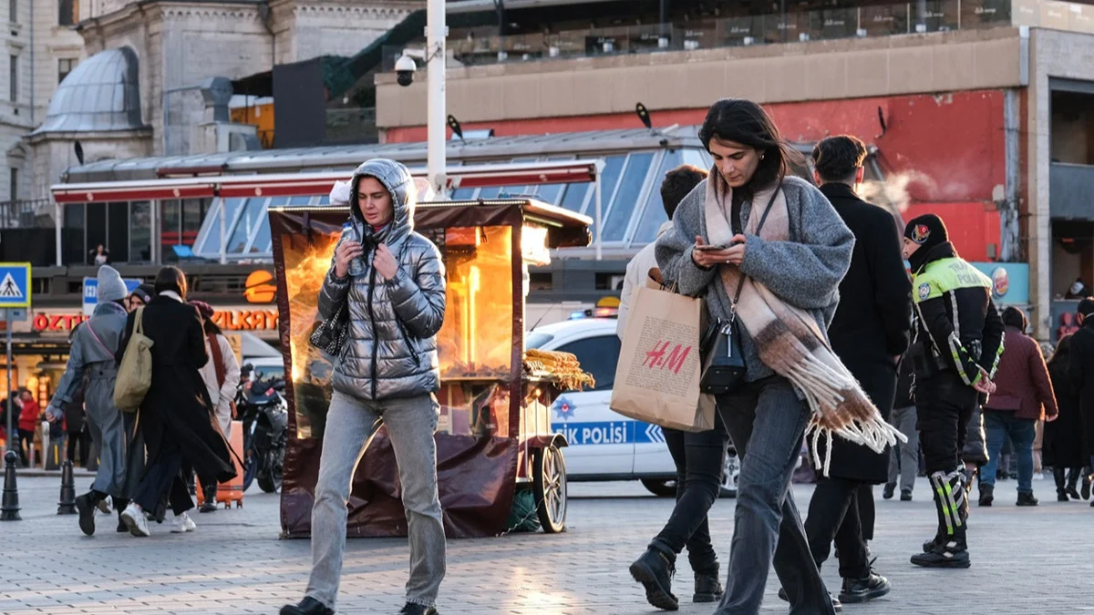 Montları, şapkaları çıkarın! İstanbul'da havalar 8 derece birden soğuyacak