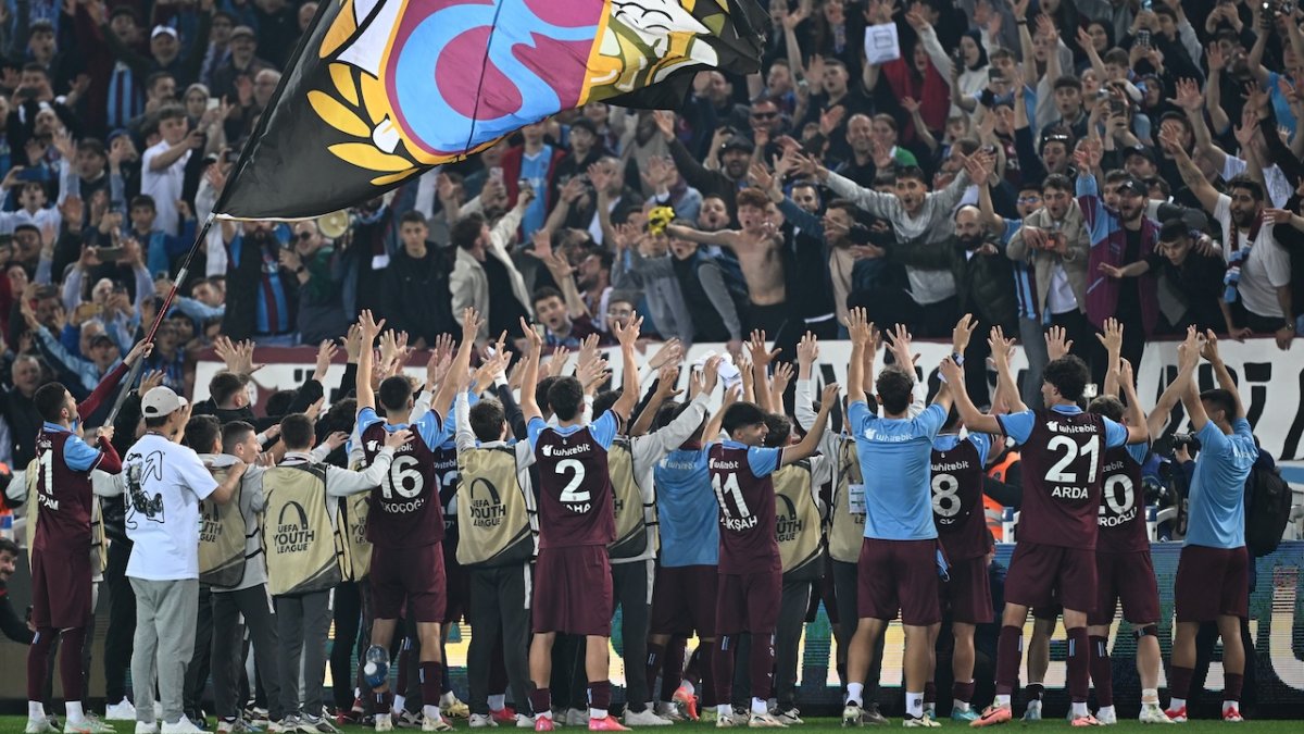 Tarihi başarı... UEFA'dan Trabzonspor taraftarına büyük övgü