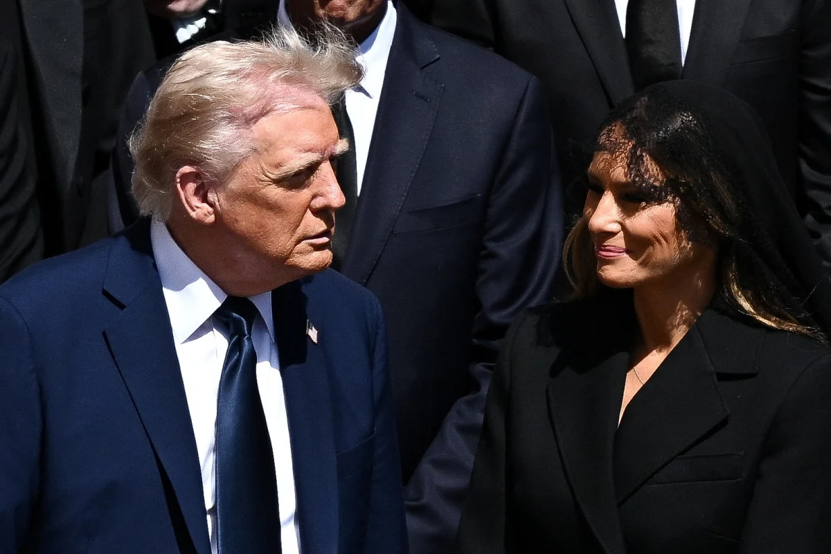 İngilizler büyük merakta! Trump Papa'nın cenazesine dublörle mi katıldı?