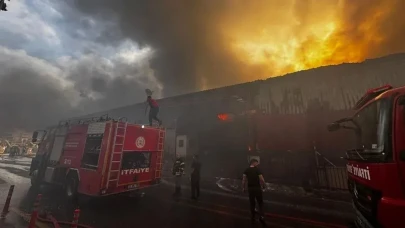 Yürekler ağza geldi! Mersin'deki fabrikada büyük yangın