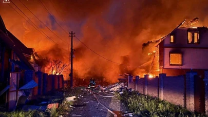 Rusya Ukrayna 'yı 70 füze ve 300 İHA ile vurdu