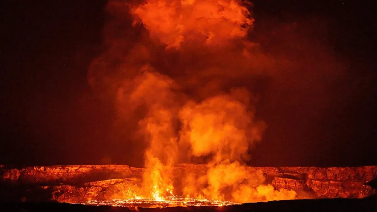 Hawaii’de Kilauea Yanardağı yeniden faaliyete geçti