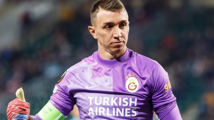 Muslera gitti! işte Galatasaray'ın yeni kaptanı