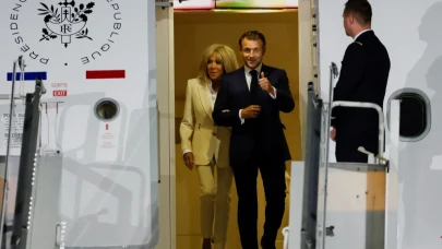 Macron durumu böyle toparladı... Tokattan sonra 'barıştık' pozu!