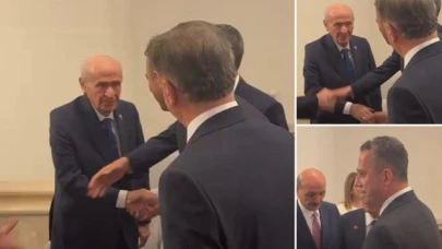 Ali Mahir Başarır'ın Bahçeli karşısındaki tuhaf halleri sosyal medyada gündem oldu