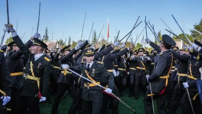 Teğmenlerin yürütmeyi durdurma talebine mahkemeden ret