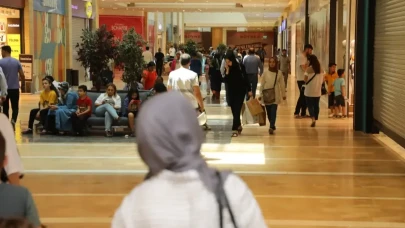 Şehrin en büyük AVM'sinde kabusu yaşadılar