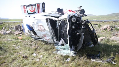 Kars’ta ambulans kazası: 4 sağlıkçı yaralı