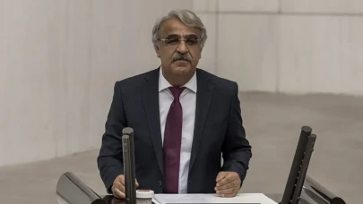 Sırrı Süreyya Önder'in yerine... Mithat Sancar İmralı Heyeti’nin yeni üyesi oldu