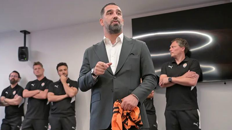 Süper başlangıç... Arda Turan'dan ilk soyunma odası konuşması