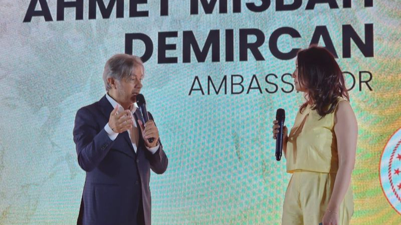 Eğitim köprüleri büyüyor... Ahmet Misbah Demircan, Tunus'ta gençlere ilham oldu