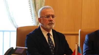 Bahadır Yenişehirlioğlu'ndan Özgür Özel'e:  Siz önce milletin gönlüne dokunun