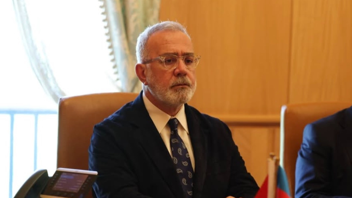 Bahadır Yenişehirlioğlu'ndan Özgür Özel'e:  Siz önce milletin gönlüne dokunun