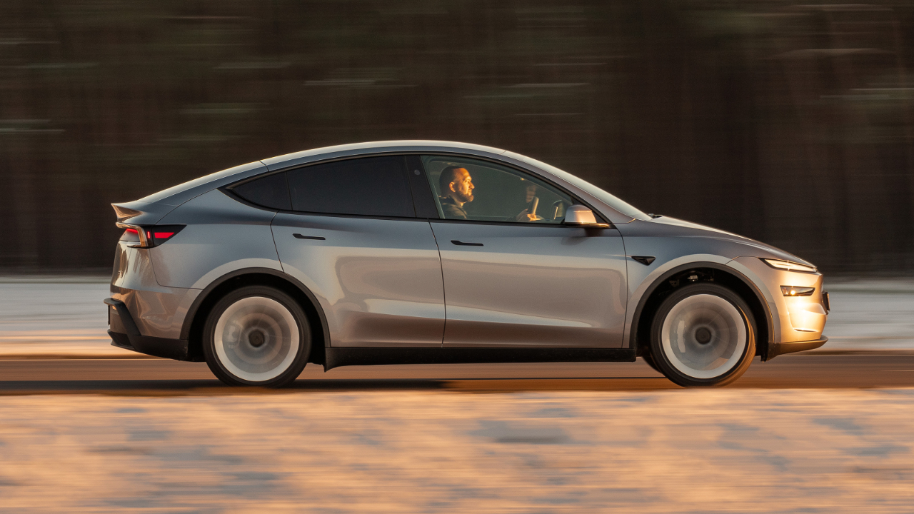 Tesla Model Y için renk çeşitliliği müjdesi... Yeni Supercharger lokasyonları da yolda