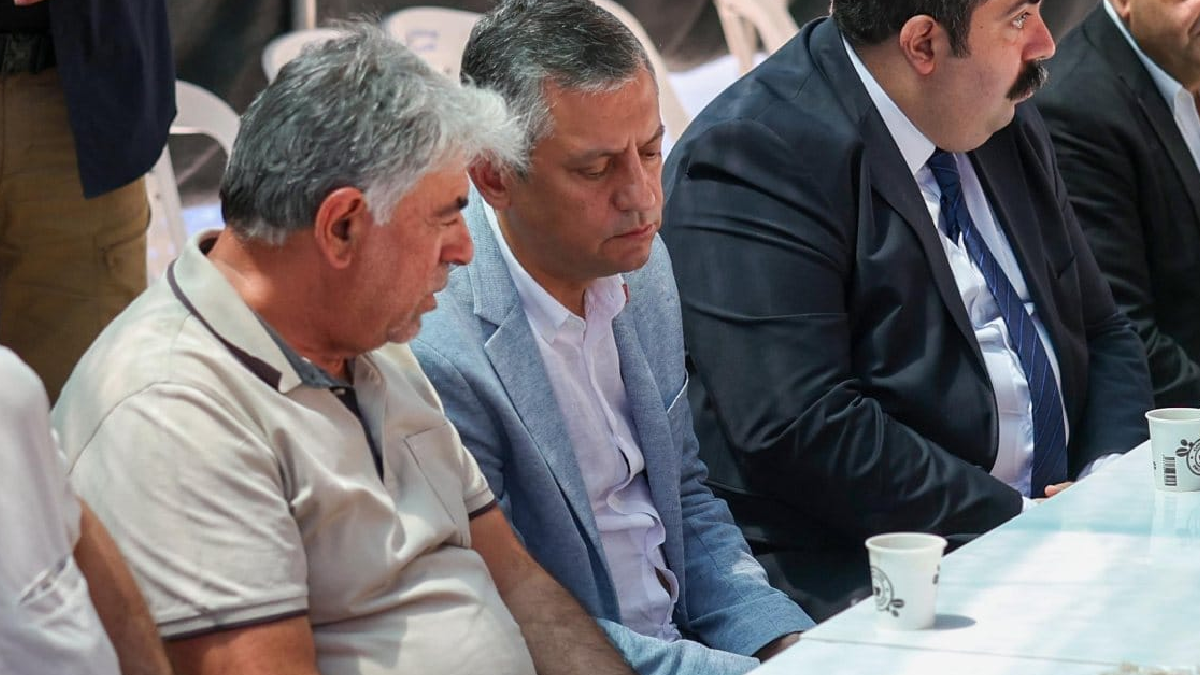 Özgür Özel'den şehit Furkan Sert'in ailesine taziye ziyareti