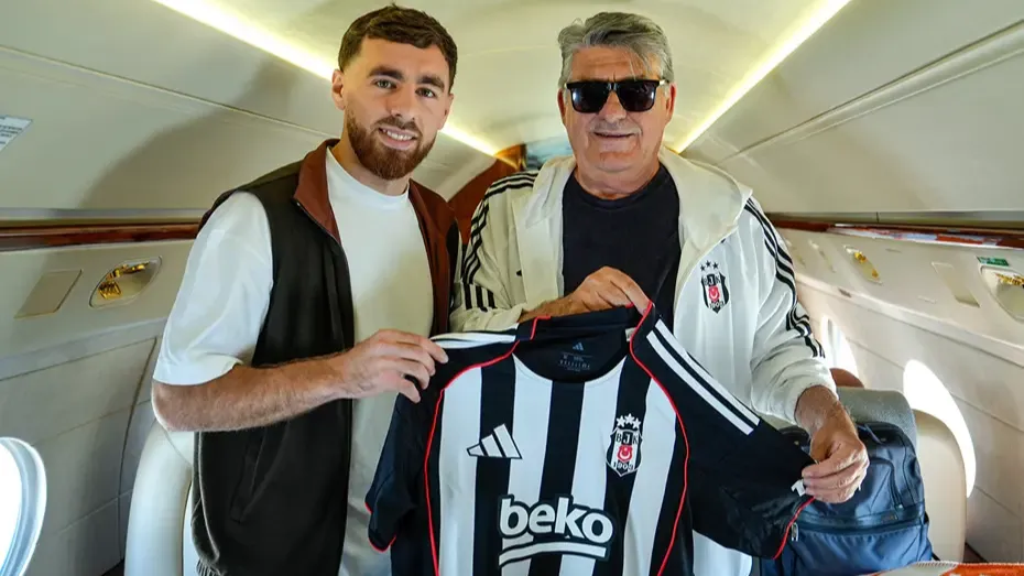 Orkun Kökçü İstanbul'da gözyaşlarına boğuldu