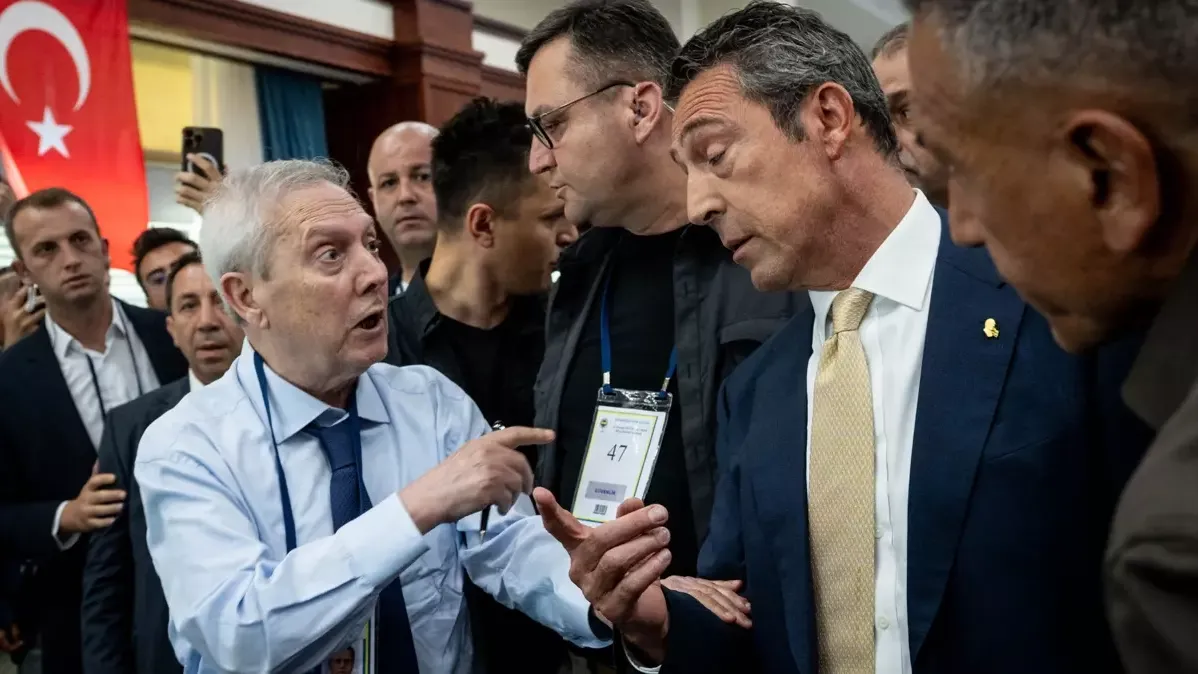 Otur yerine! Seni çok kötü yaparım... Aziz Yıldırım'dan çok sert sözler