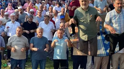 Karabük'te alevler arasında umut arayışı... Vatandaşlar yağmur duasında buluştu