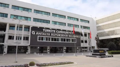Antalya Büyükşehir Belediyesi'ne yolsuzluk operasyonu! Çok sayıda gözaltı var