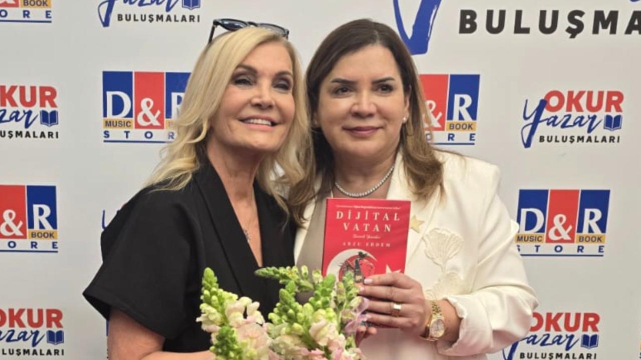 Arzu Erdem&#039;in “Dijital Vatan” imza gününde sürpriz konuklar