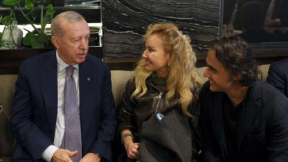 Cumhurbaşkanı Erdoğan'dan vatandaşlarla kafede sıcak sohbet