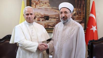 Papa Leo Diyanet İşleri Başkanı Arpaguş'u ziyaret etti