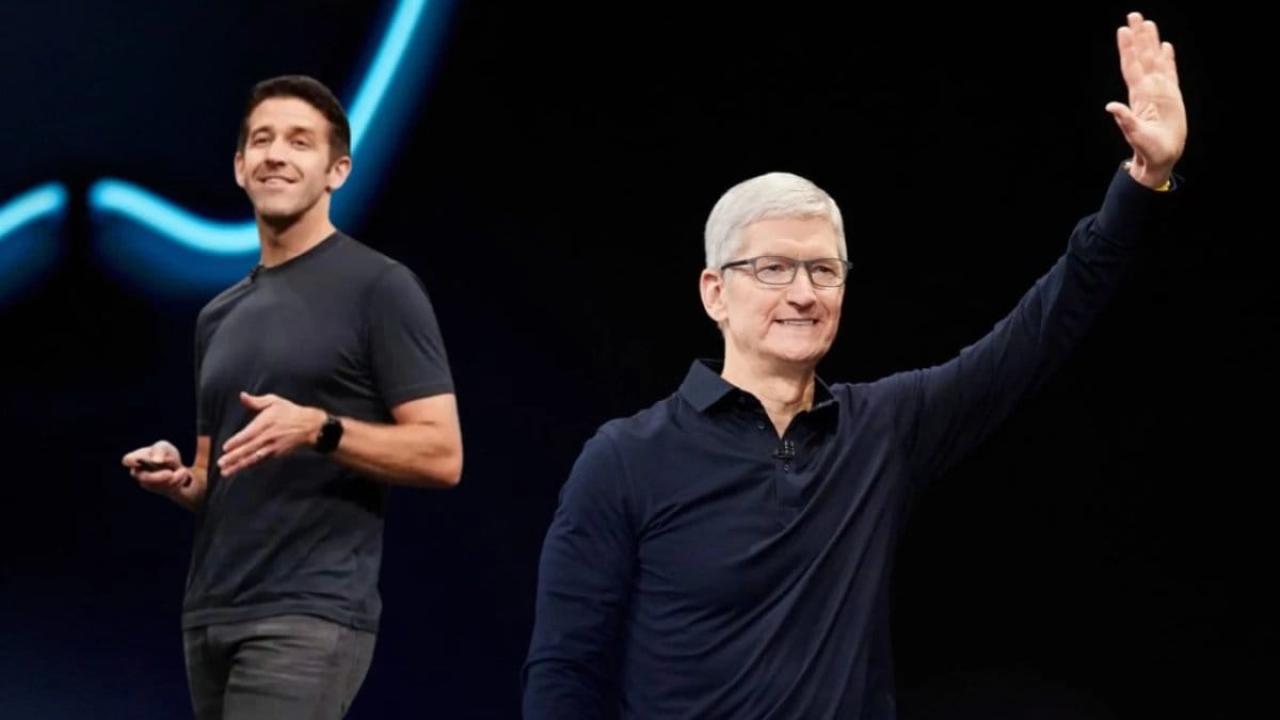 Tim Cook koltuğuna ona bırakıyor