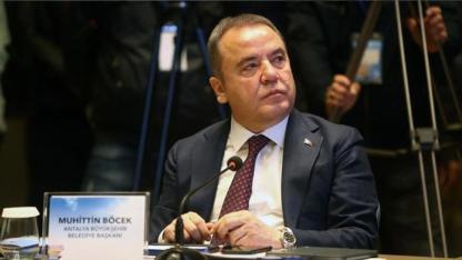 Apar topar hastaneye kaldırıldı! Muhittin Böcek'in sağlık durumu kritik